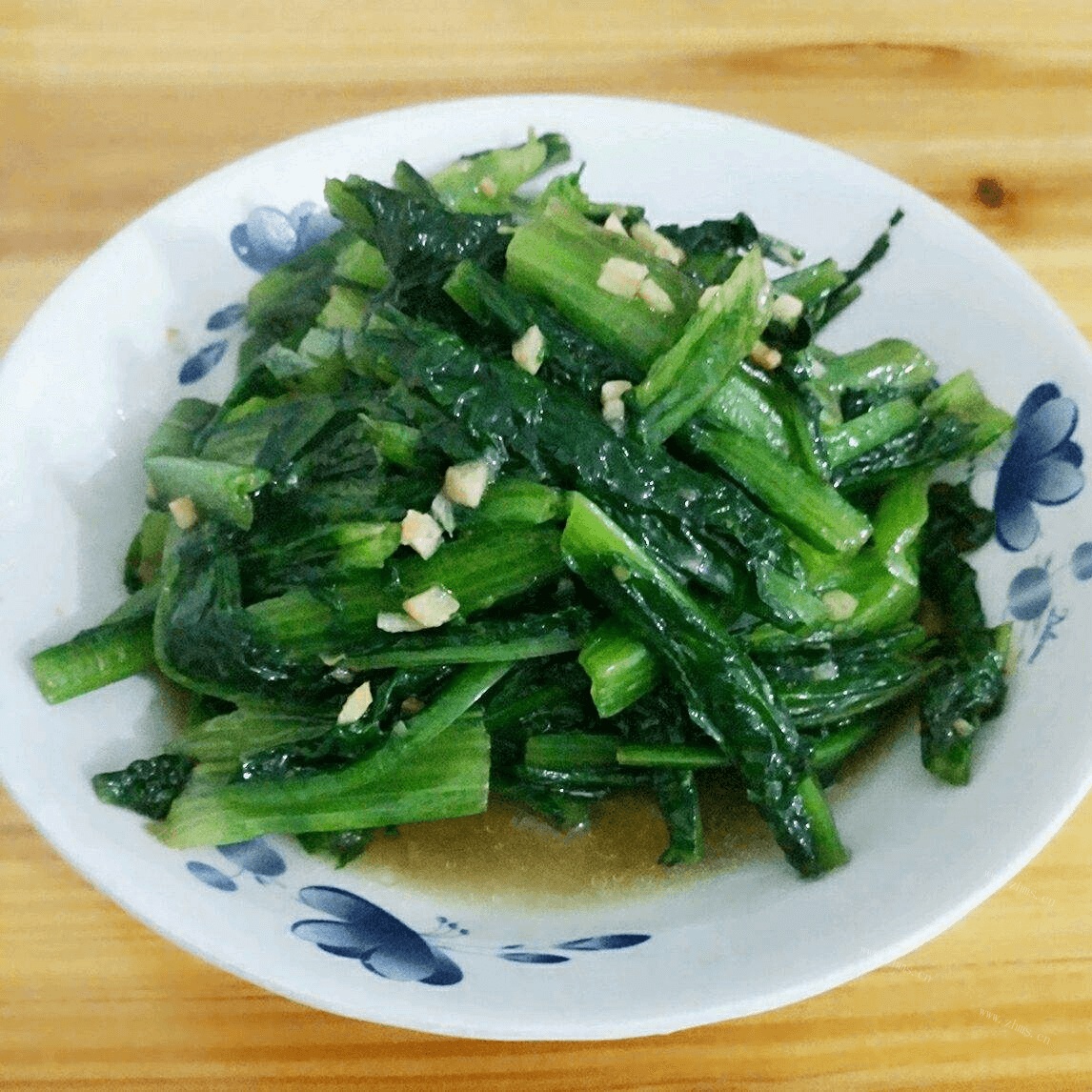十分诱人的清炒油麦菜