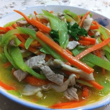 家常菜莴苣炒肉丝