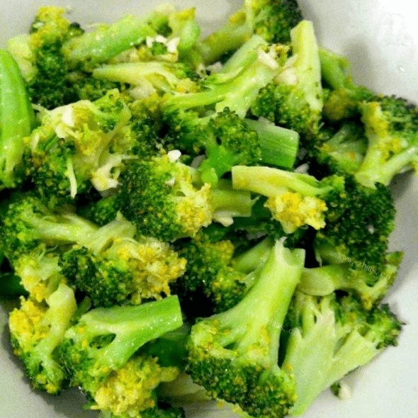 家常菜清炒西兰花