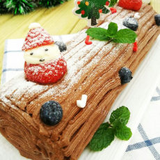 美味的圣诞树桩蛋糕卷