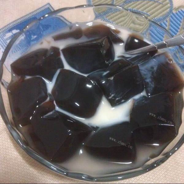 可口的西米露凉粉