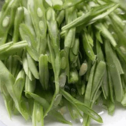 家常菜四季豆炒肉丝做法图解2)