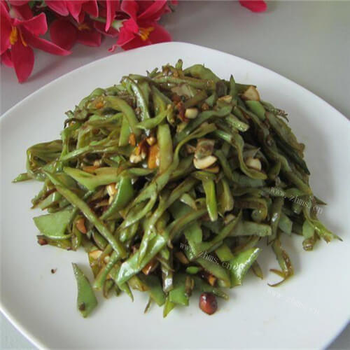 美味的花生炒扁豆丝