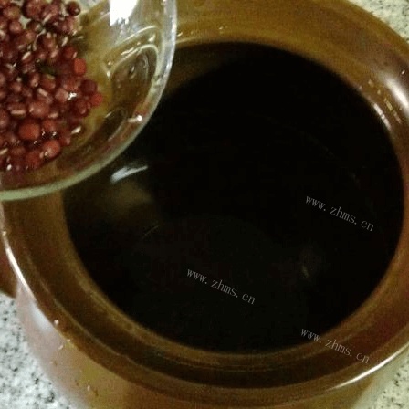 养颜的红豆薏仁汤做法图解3)