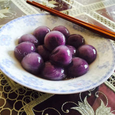 美味的紫薯汤圆