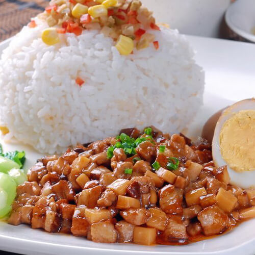美味的台式卤肉饭