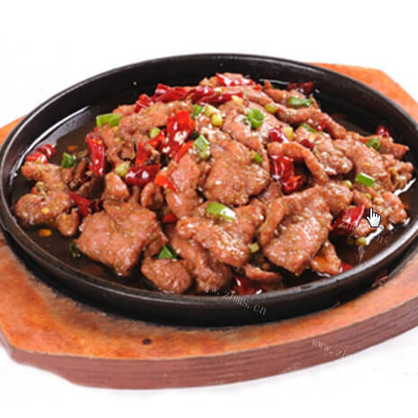 可口的大片牛肉