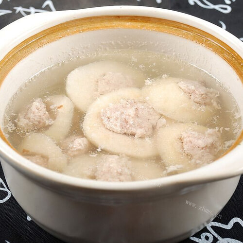 好吃的雪梨肉饼汤