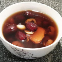 红枣百合猪心汤 