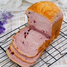 无法抵抗的奶香浓郁紫薯面包