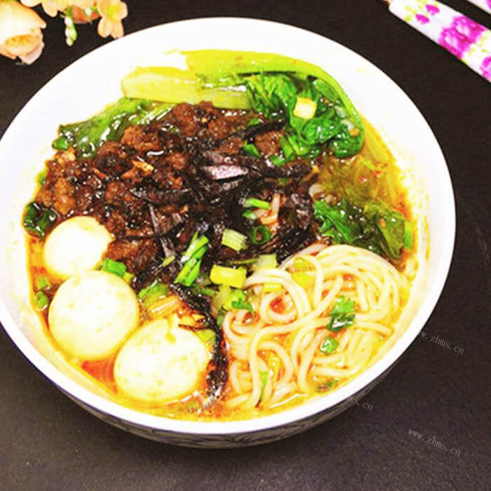 色香味俱全的牛肉味噌拉面