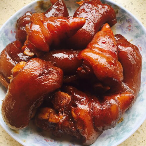 妈妈的腐乳猪蹄炖玉米