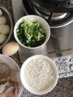 香酥的虾枣做法图解1)