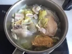 超级好喝的粉丝鸡汤做法图解5)