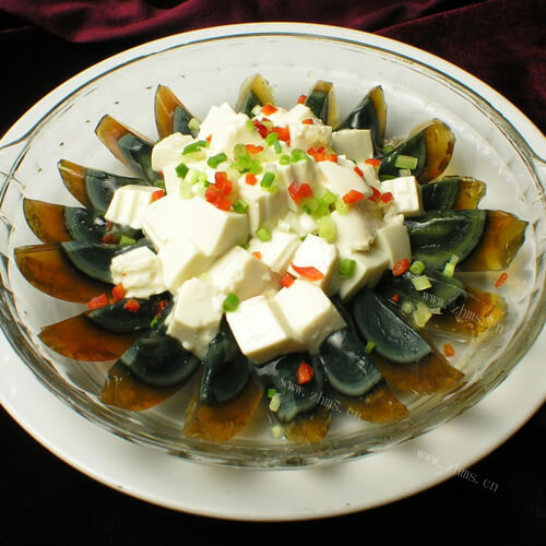 家常松花蛋拌豆腐