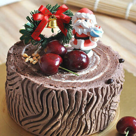 香甜的圣诞树桩蛋糕卷
