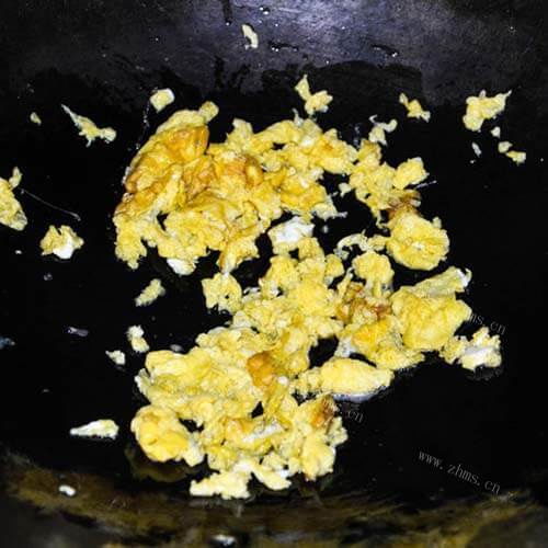 黄金蛋炒饭做法图解4)