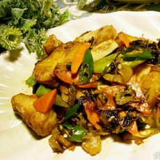 老坛酸菜炖鱼块