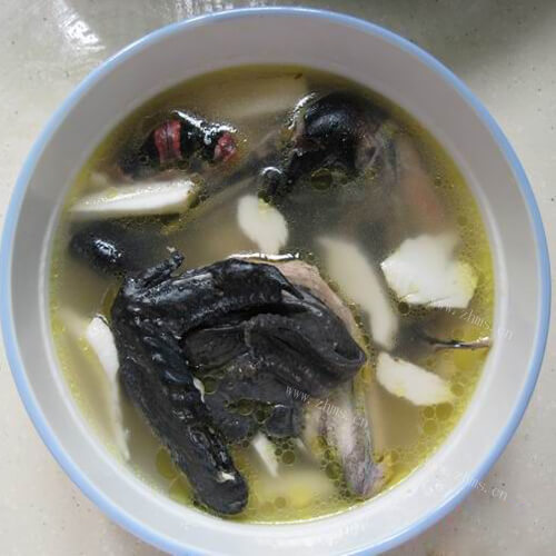 美味的椰子煲鸡