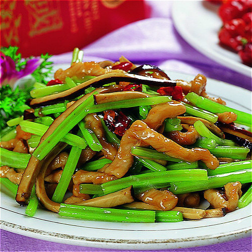 家庭版芹菜炒肉丝