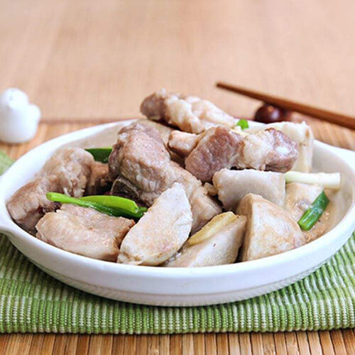 美味的豆结香芋焖排骨