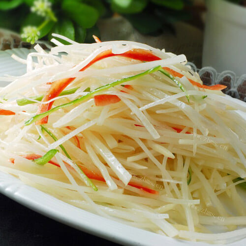 简单的青椒芹菜土豆丝