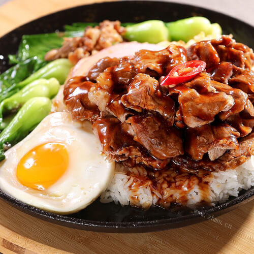 浇汁肥牛饭