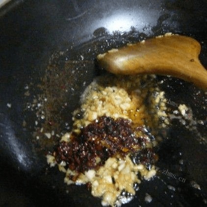 美味的香辣大虾做法图解4)