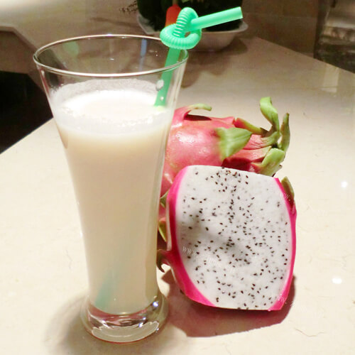 好喝的龙眼马蹄火龙果汁糖水