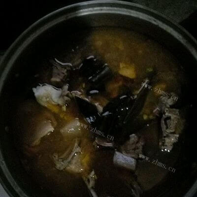 酸萝卜老鸭汤做法图解5)