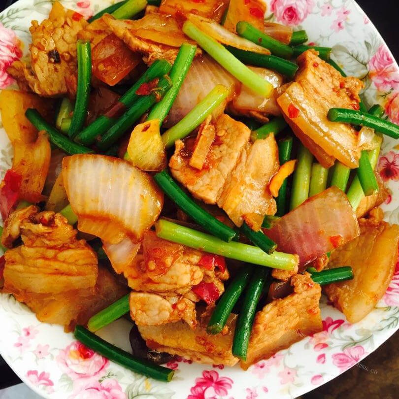 传统菜回锅五花肉
