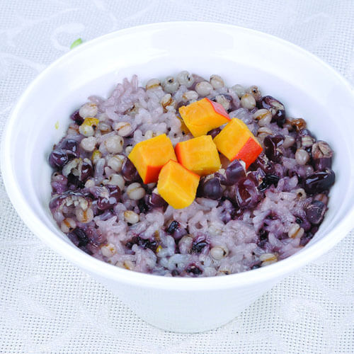 午间餐杂粮饭