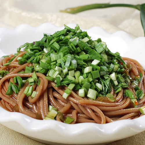 家常葱油拌荞麦面