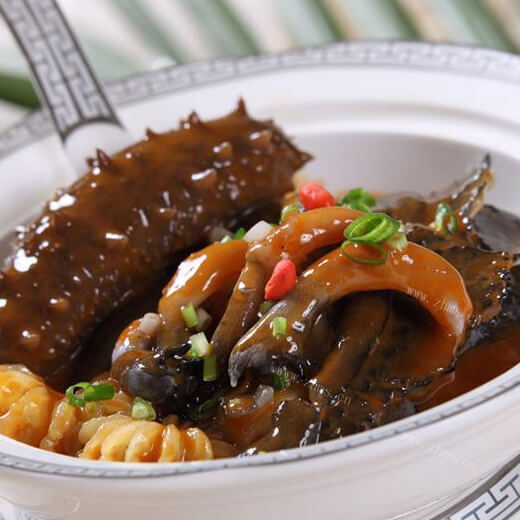 营养滋补的海参焖猪肉