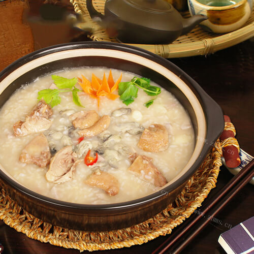 美味的鸭肉杂蔬粥