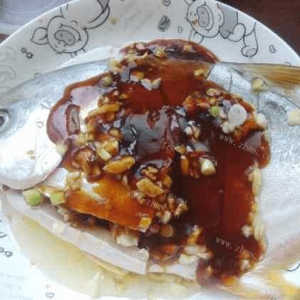家常菜清蒸鲳鱼做法图解5)