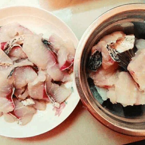 家常菜水煮鱼做法图解3)