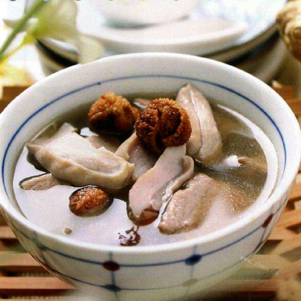 清火美味莲蓬排骨汤