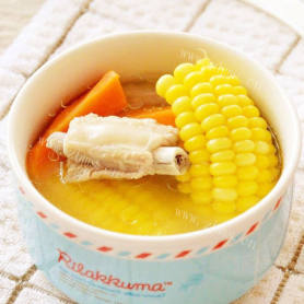 营养的粟米红萝卜龙骨汤