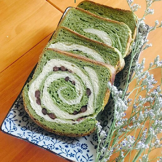美味青麦汁红豆面包