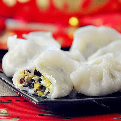 美味的韭黄三鲜馅饺子