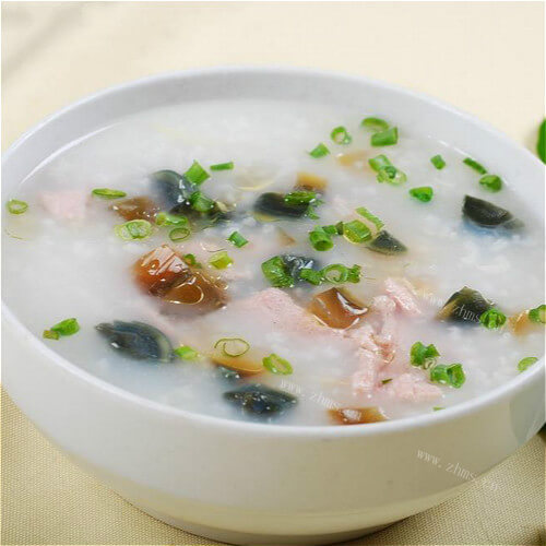 美味肉末皮蛋大米粥