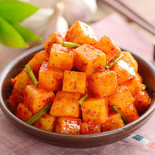 早餐美食韩国萝卜泡菜
