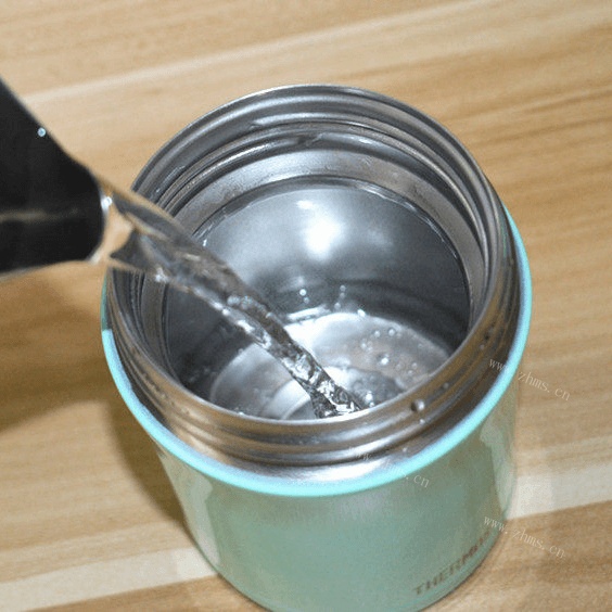 美味的红豆薏仁汤做法图解2)
