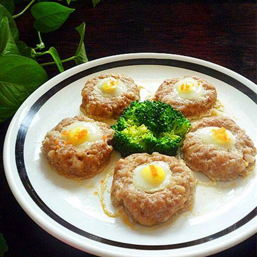美味的咸蛋白藕饼