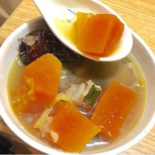 美容养颜的木瓜炖排骨