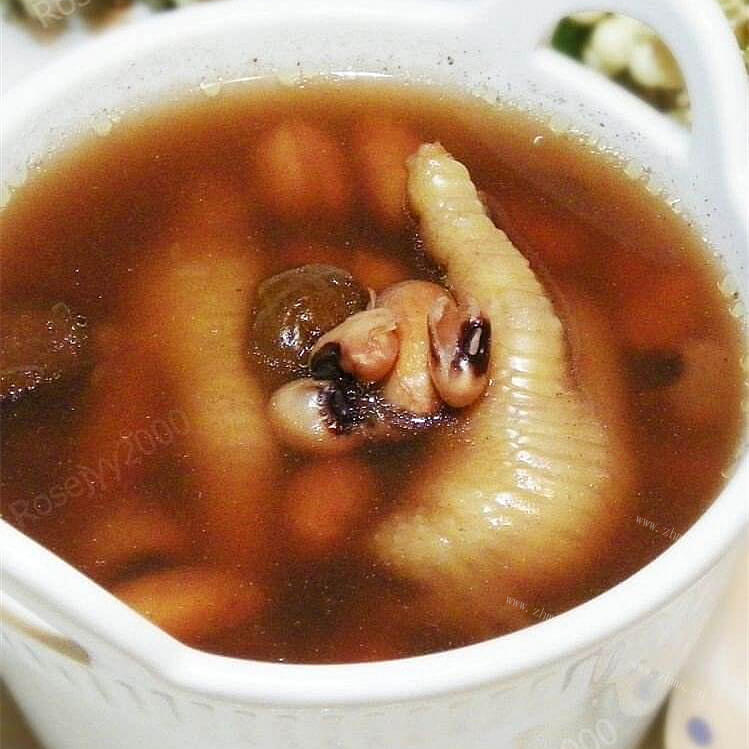 美味的虫草无花果鸡脚汤