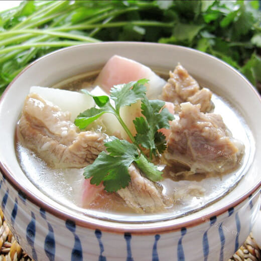家常牛排骨粉丝汤