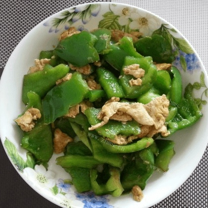 家常菜鸡蛋炒青椒