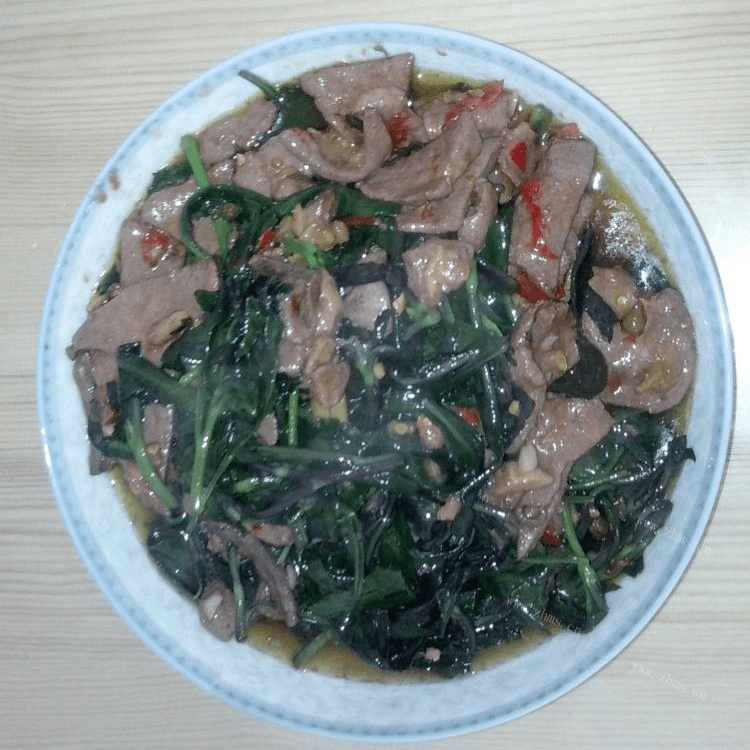 秀色可餐的血皮菜炒猪肝做法图解9)